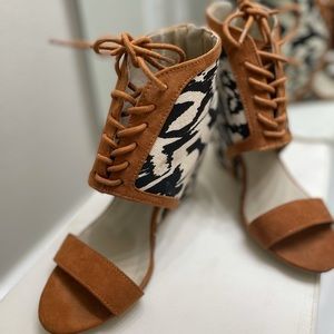 Trendy Lace-up Wedges Size 6